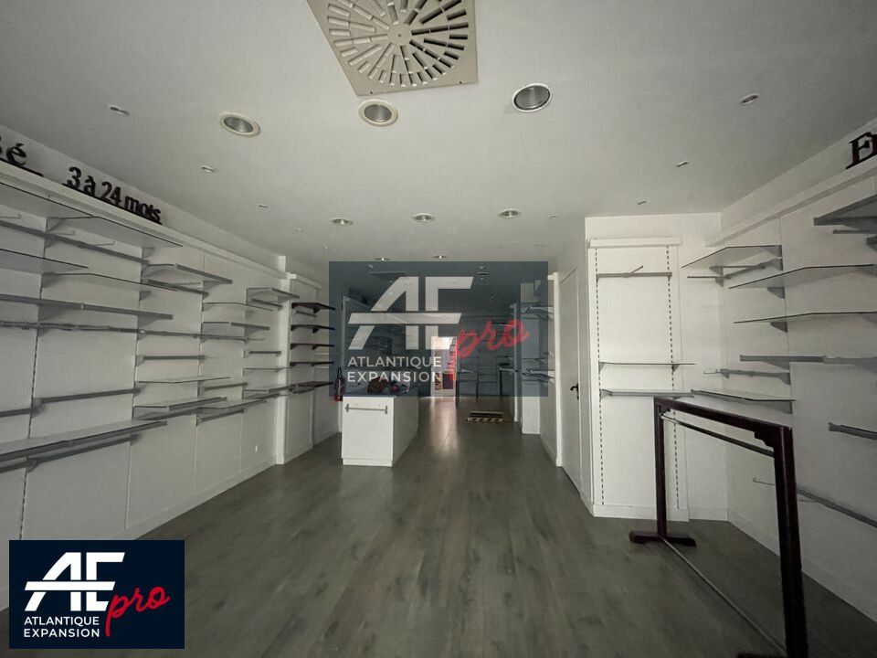 Location local commercial 93 m² non divisibles