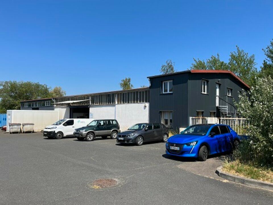 Location local d''activites 1010 m² non divisibles