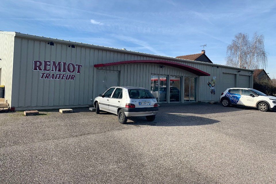 Vente local d''activites 360 m² non divisibles