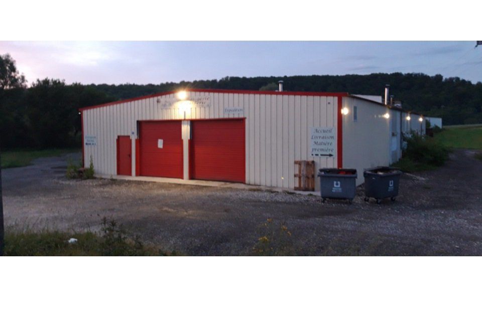 Location local d''activites 650 m² non divisibles