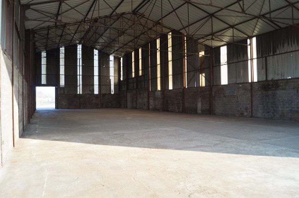 Entrepôt de 900 m² avec bureau à louer à Eclaron (52)