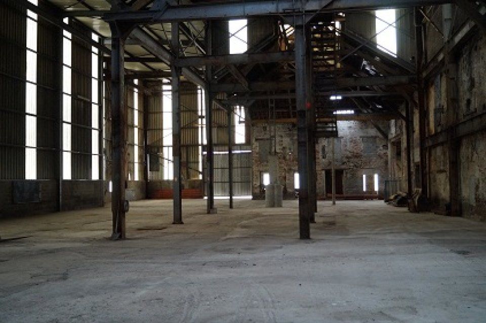 Location local d''activites 800 m² non divisibles