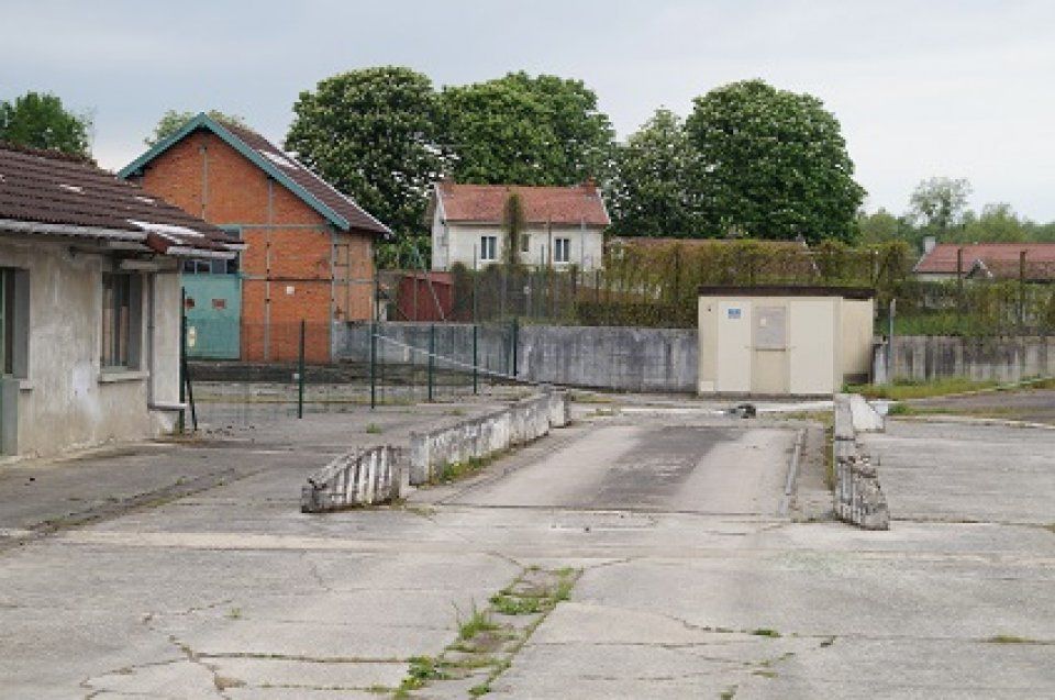 Location d'un local d'activité de 800 m² avec bureau à Eclaron (52)