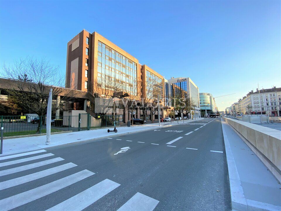 Location bureaux 1069 m² divisibles à partir de 120 m²
