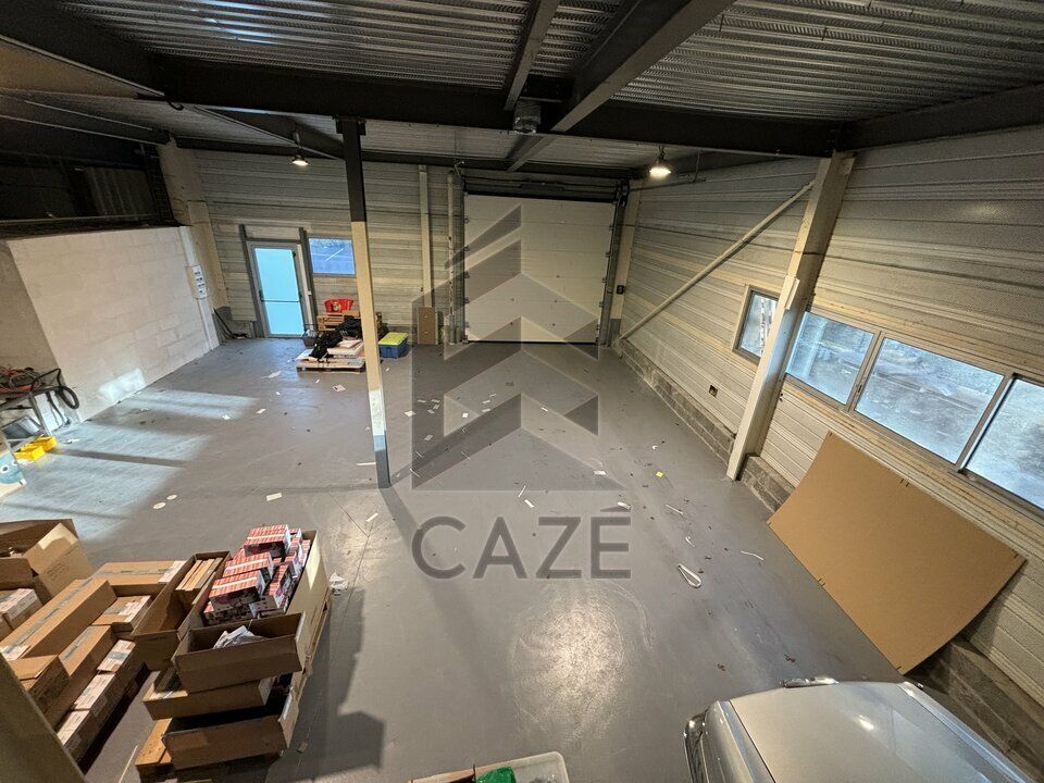 Location local d''activites 830 m² non divisibles