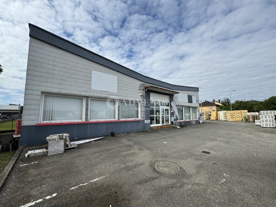 Location local d''activites 1230 m² non divisibles
