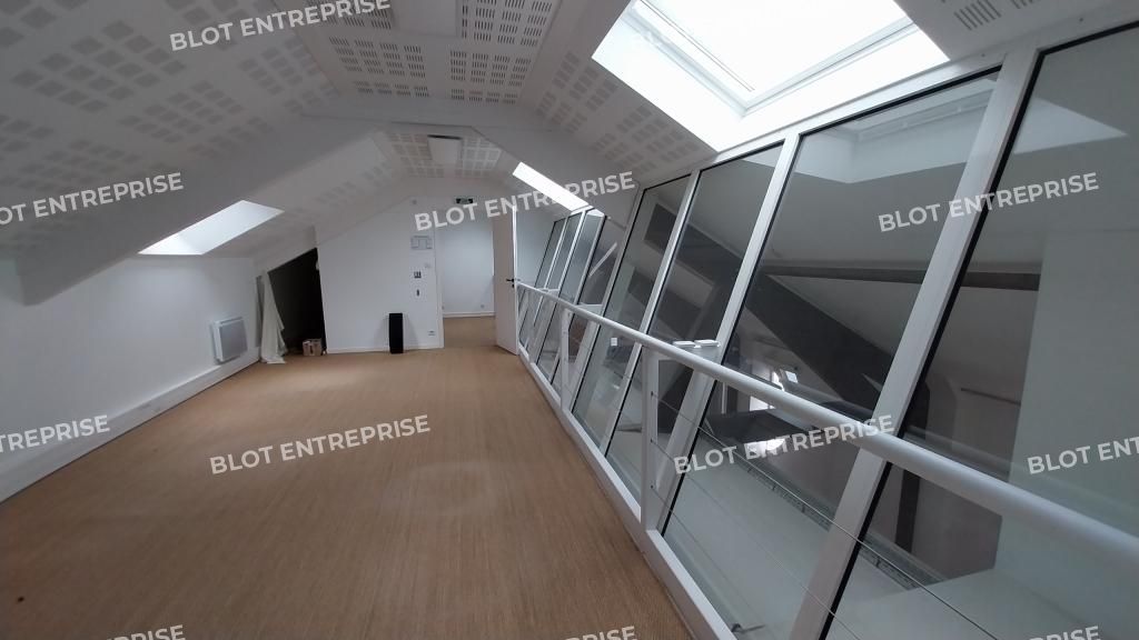 Location bureaux 200 m² non divisibles
