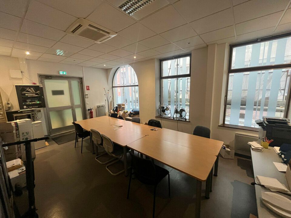 LOCAL COMMERCIAL de 205m² à LOUER