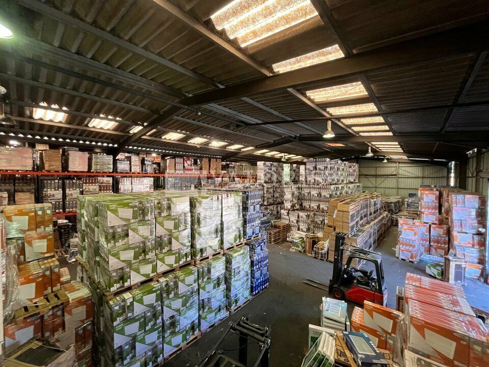 4000 m² pour ce entrepot en location à Bouc bel air