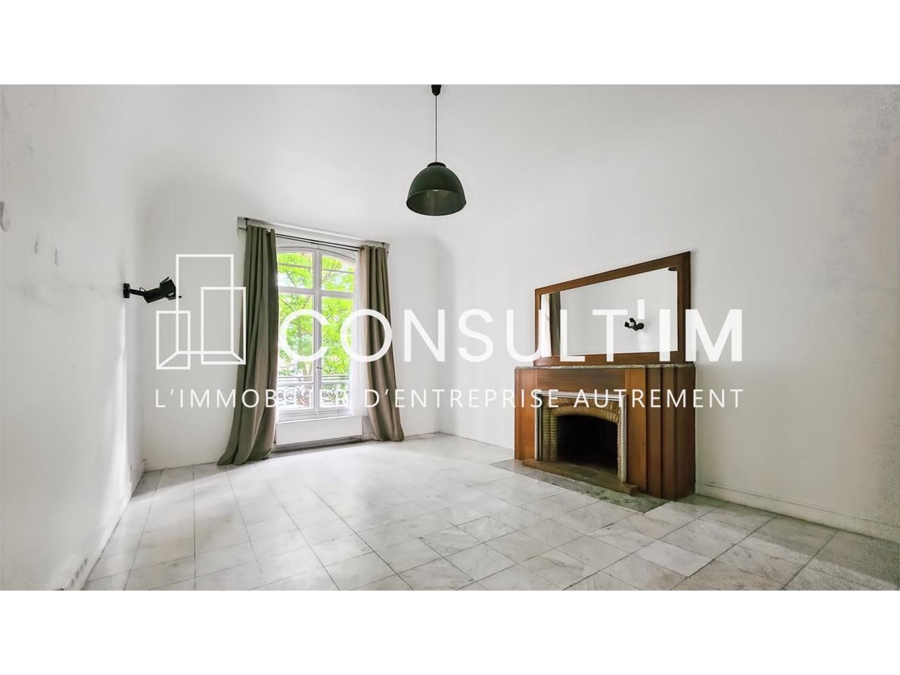 Location local commercial 270 m² non divisibles