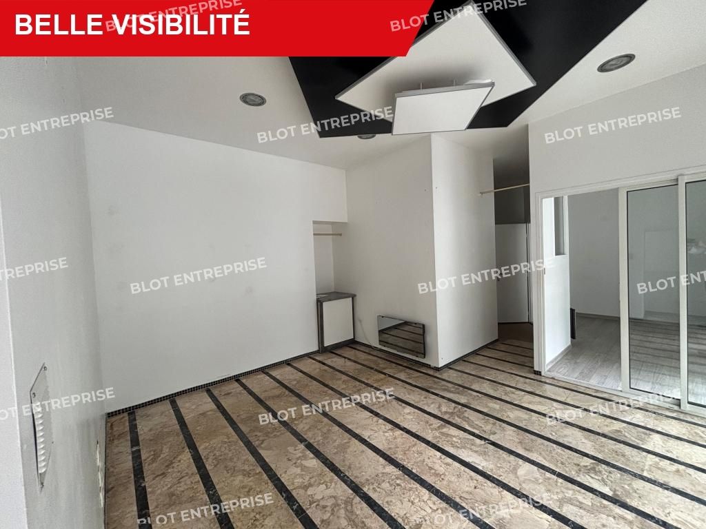 Location local commercial 66 m² non divisibles