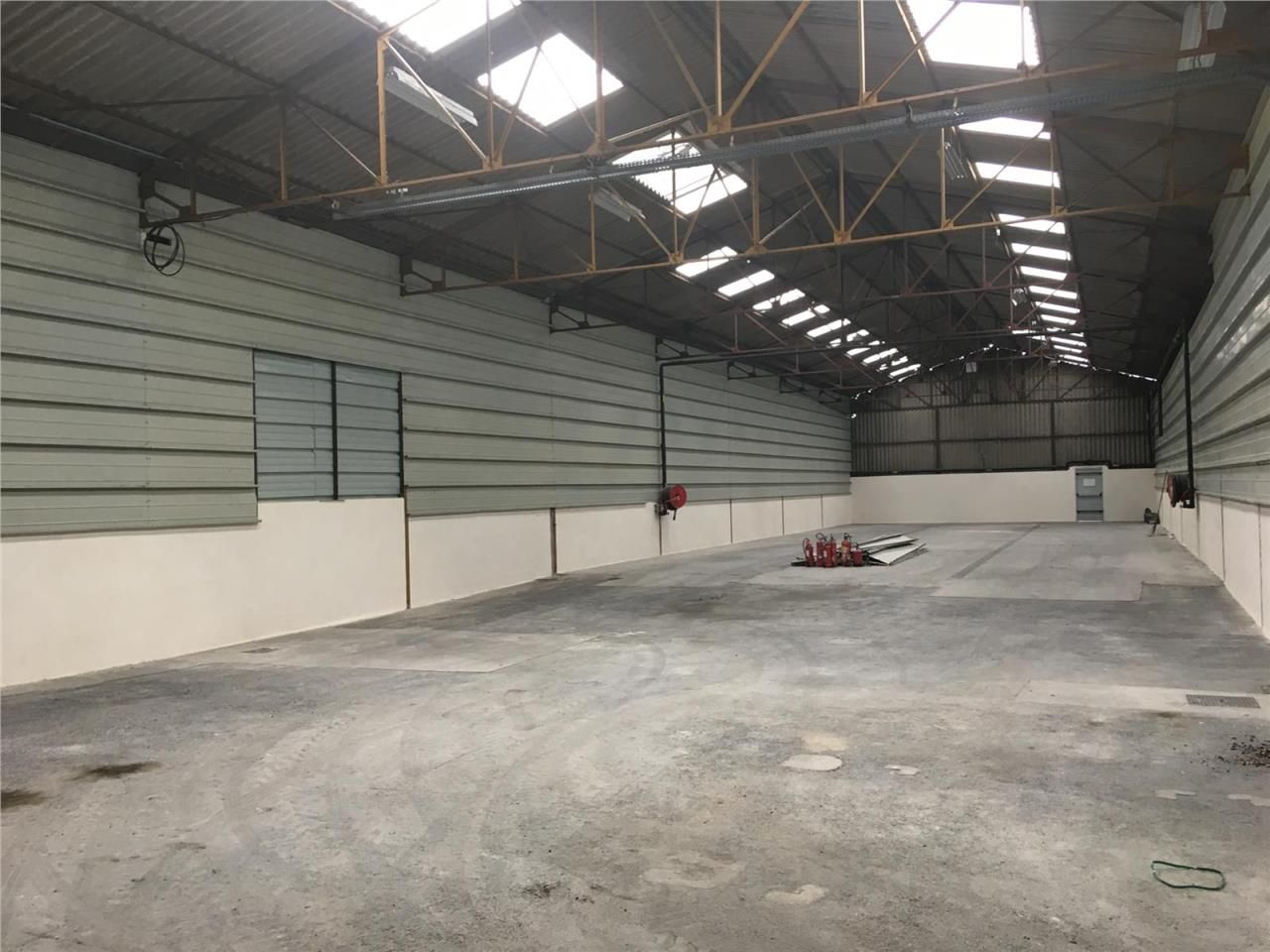 Vente local 1716 m² à Belleville-en-Beaujolais