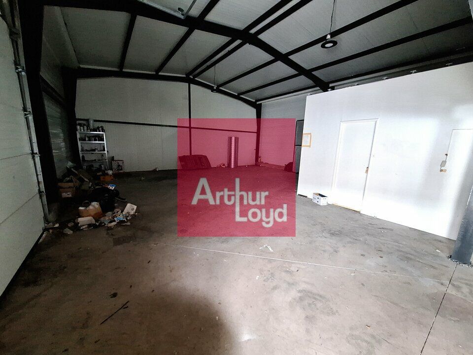 RIOM ZONE INDUSTRIELLE  A  VENDRE LOCAL ACTIVITE    150 M²