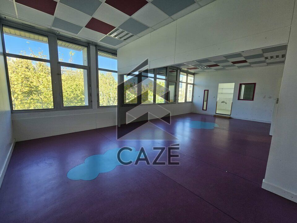 Location bureaux 330 m² non divisibles