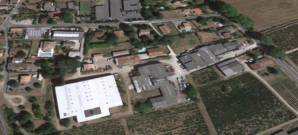 Location local d''activites 3400 m² divisibles à partir de 260 m²