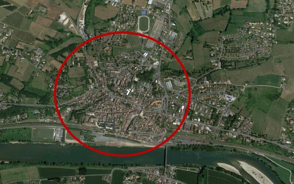 Location local d''activites 4500 m² divisibles à partir de 80 m²