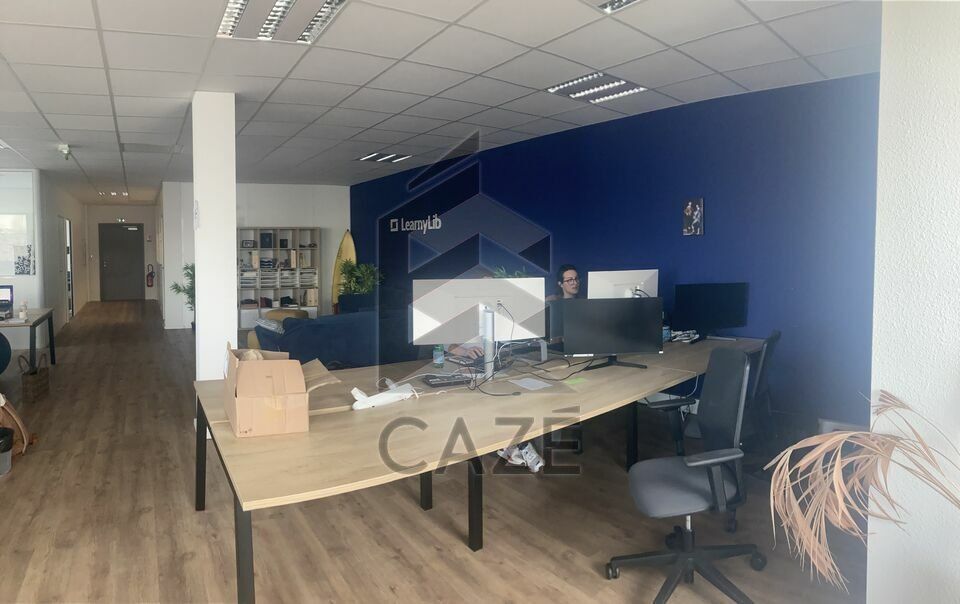 SUPERBES BUREAUX A LOUER  - PESSAC
