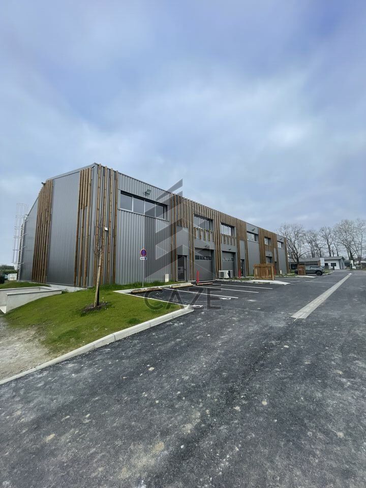 A LOUER LOCAUX D'ACTIVITES NEUFS