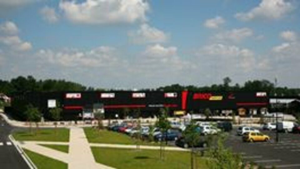 Location local commercial 658 m² non divisibles