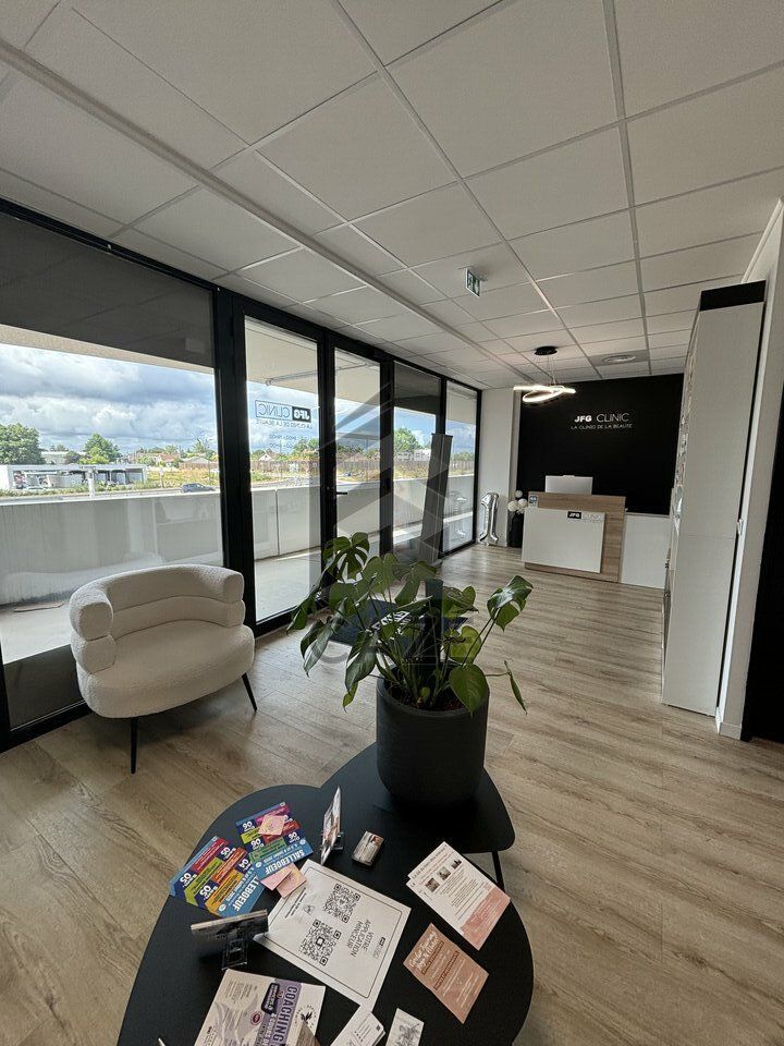 LOCAL A VENDRE FARGUES SAINT HILAIRE