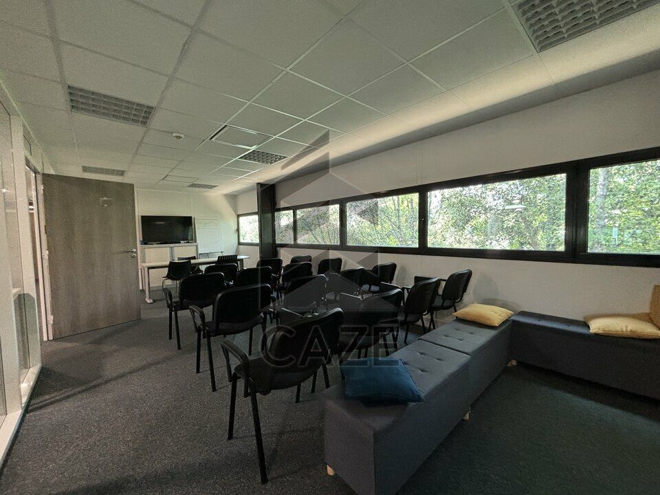 Location bureau - 488 m²