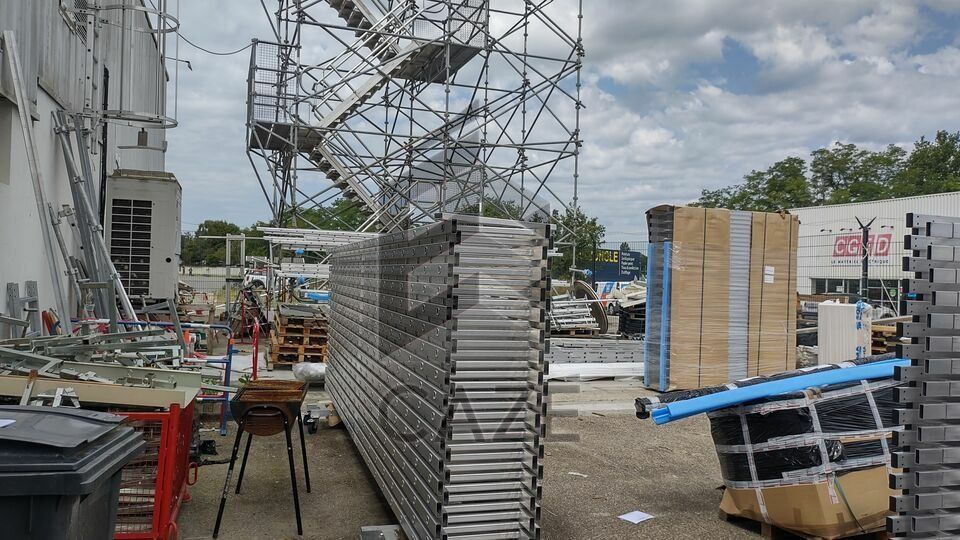 A LOUER LOCAL D'ACTIVITES - PROXIMITE ROCADE 