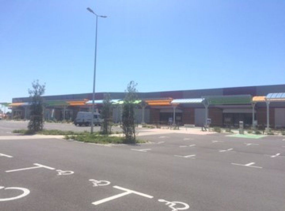 A LOUER PLUSIEURS SURFACES DISPONIBLES DANS LA ZONE COMMERCIALE BELLEVUE (16)