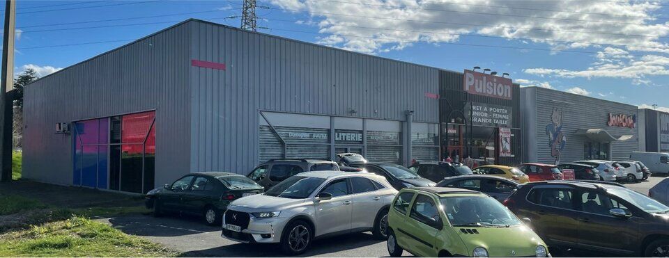 Location local commercial 400 m² non divisibles