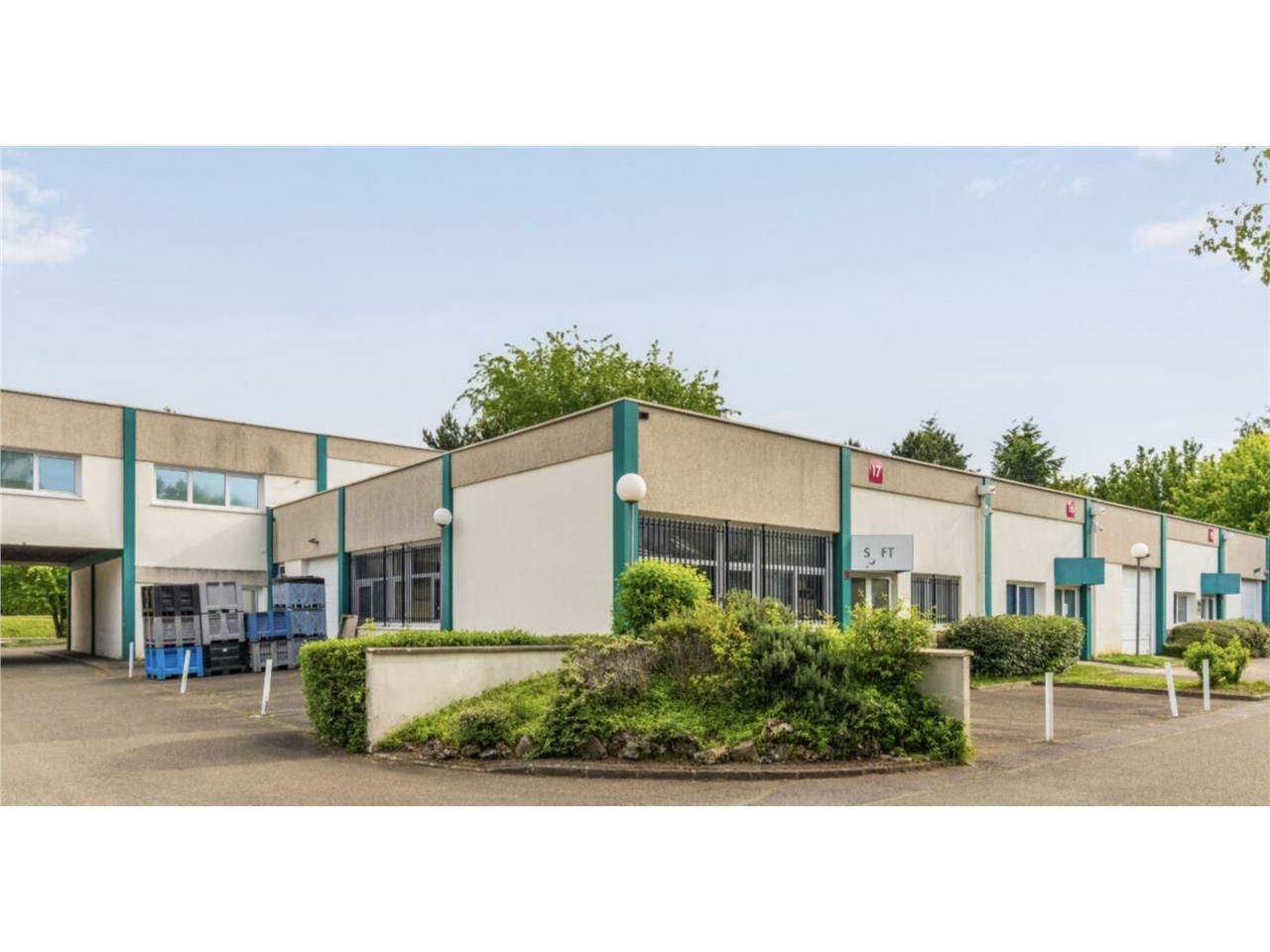 Location bureaux 148 m² à Trappes