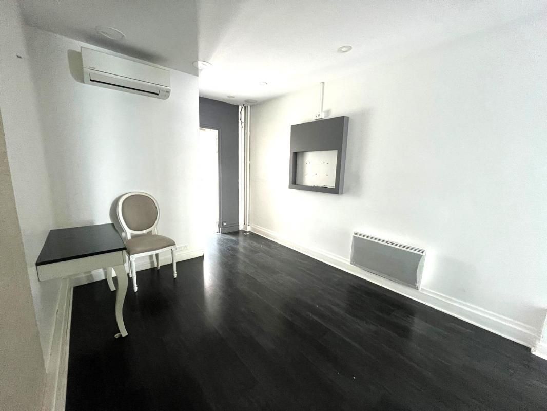 Location local commercial 48 m² non divisibles