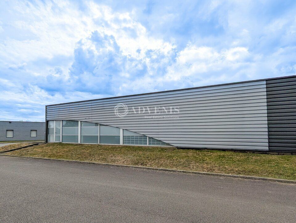 Locaux d'activités à louer - Cour privative