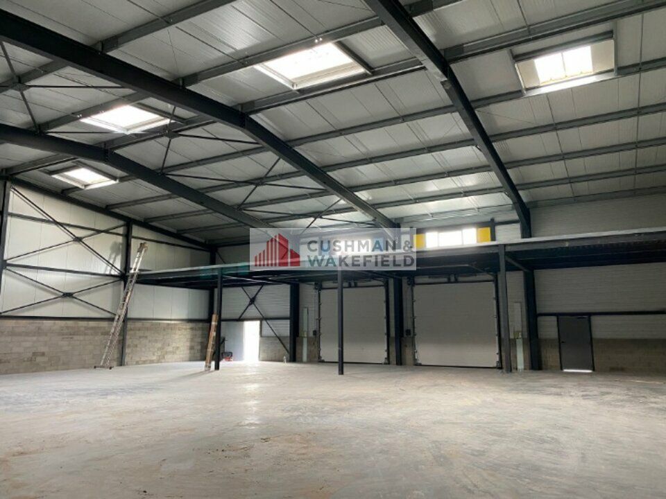 NIMES - LOCAUX D'ACTIVITES A LOUER