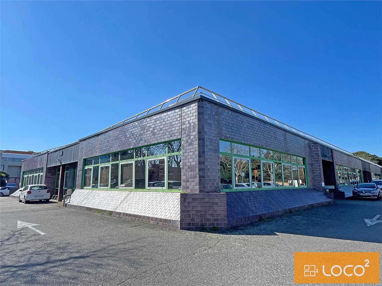 Location local 296.00 m² à LABEGE