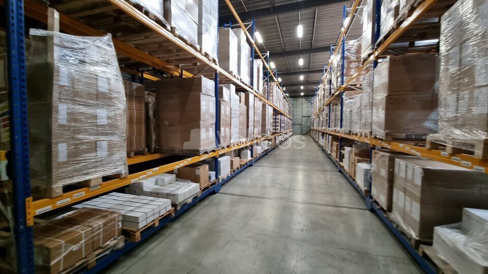 Location local d''activites 1022 m² non divisibles