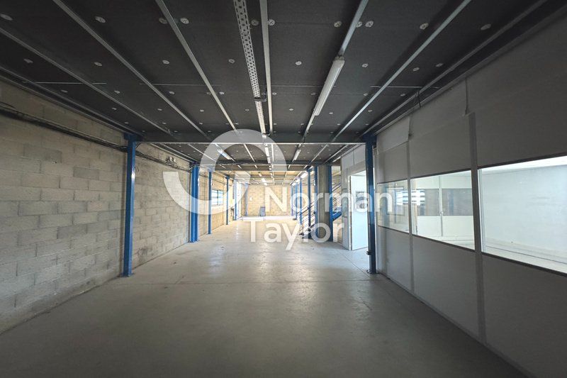 Location local d''activites 490 m² non divisibles