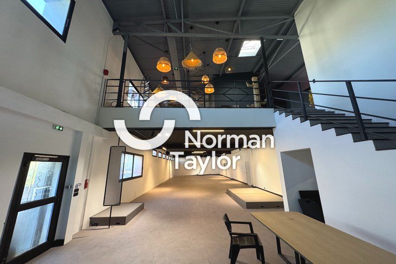 Location local d''activites 1115 m² divisibles à partir de 215 m²