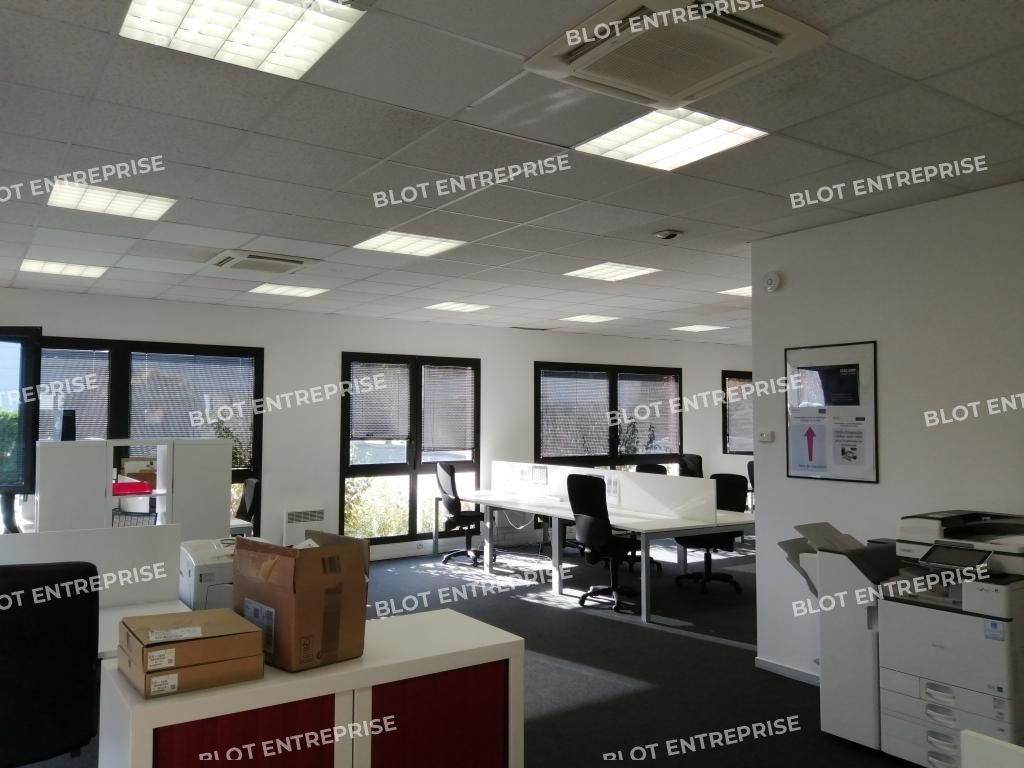 Location bureaux 168 m² non divisibles