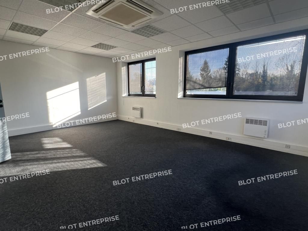 Location bureaux 245 m² non divisibles