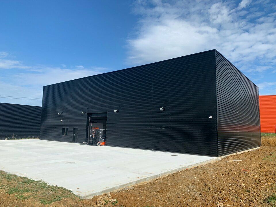 Vente local d''activites 600 m² non divisibles