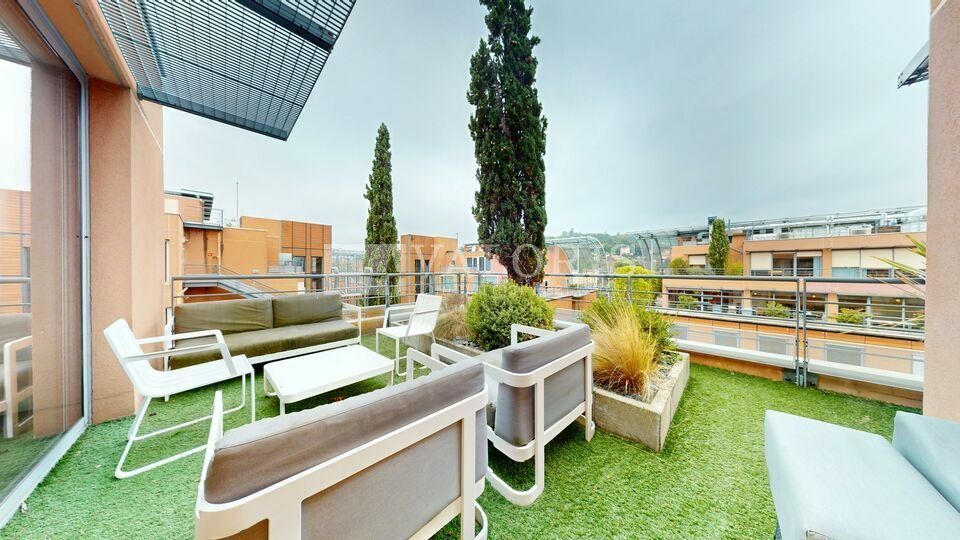 Valoris Real Estate vous propose à la vente ces bureaux, dans un cadre idéal proche du Parc de la Tête d'Or!