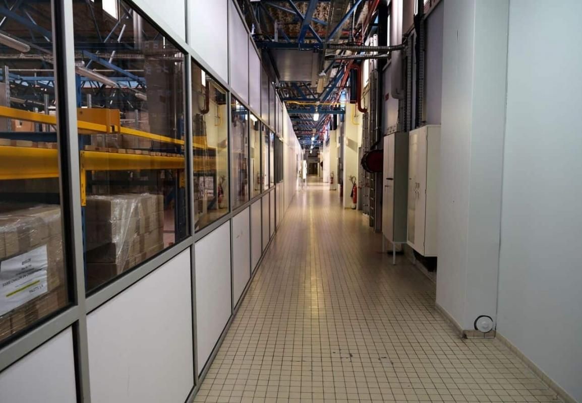 Vente entrepôts 6635 m² non divisibles