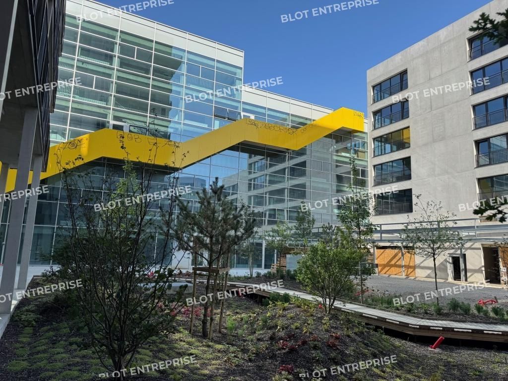 Location bureaux 867 m² non divisibles