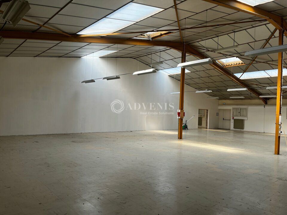 Location local d''activites 1015 m² non divisibles
