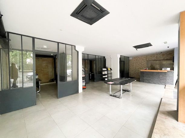 Location local commercial 148 m² non divisibles
