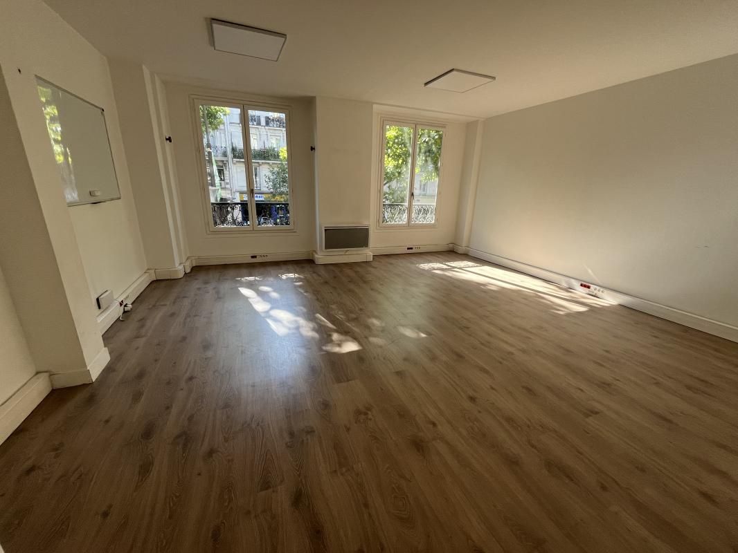 Location bureaux 227 m² non divisibles