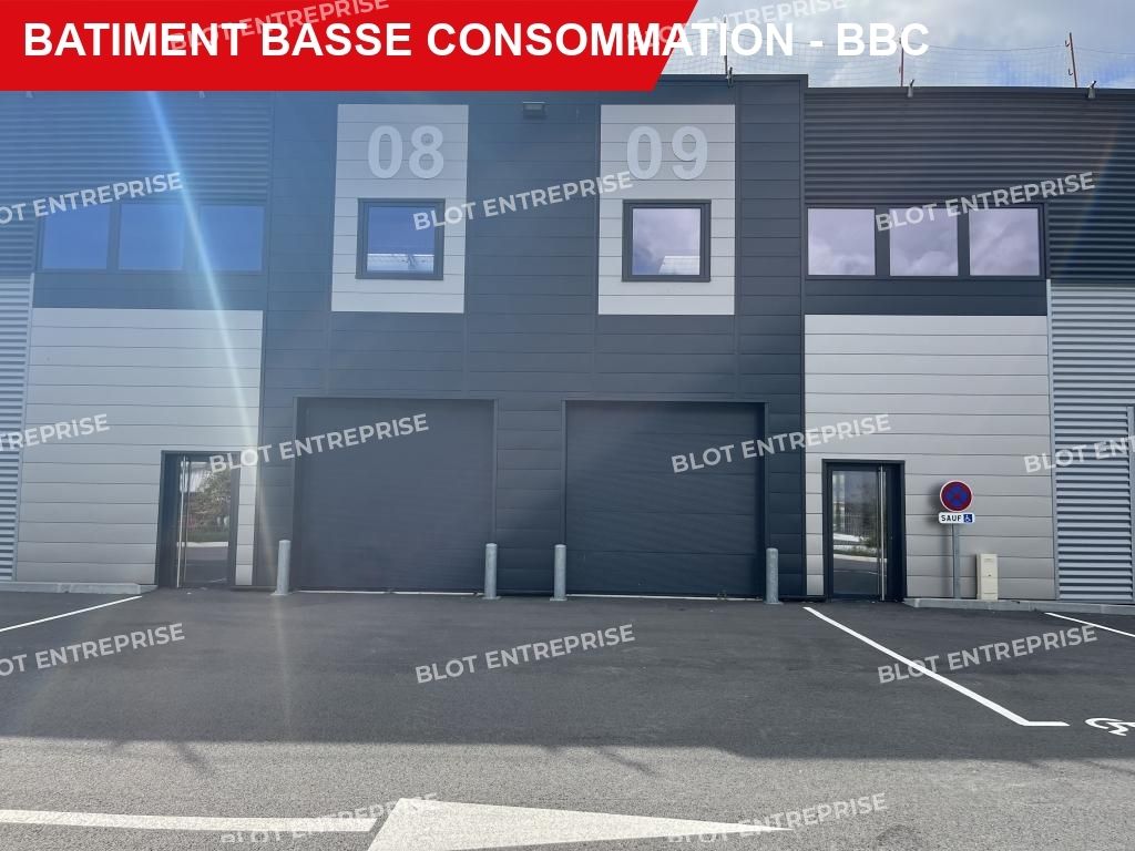 Location entrepôts 159 m² non divisibles