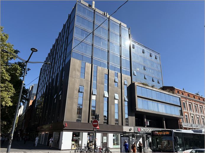 Location Bureaux récents 67 m² non divisibles