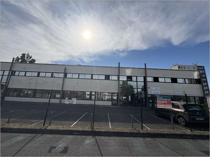 Location Bureaux restructurés 155 m² non divisibles