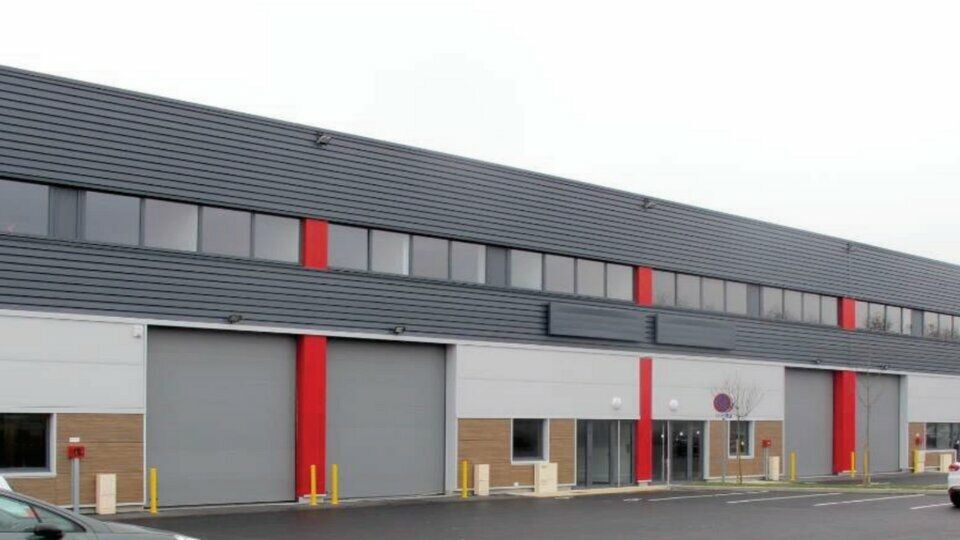 Location entrepôts 245 m² non divisibles