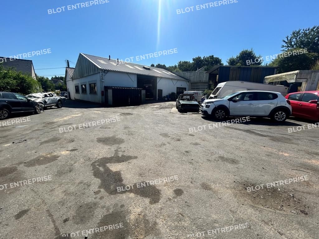 Location entrepôts 800 m² non divisibles